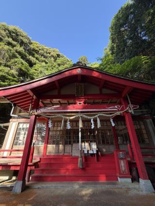 [Yamaguchi] A Shrine Nestled Quietly Among the Trees.