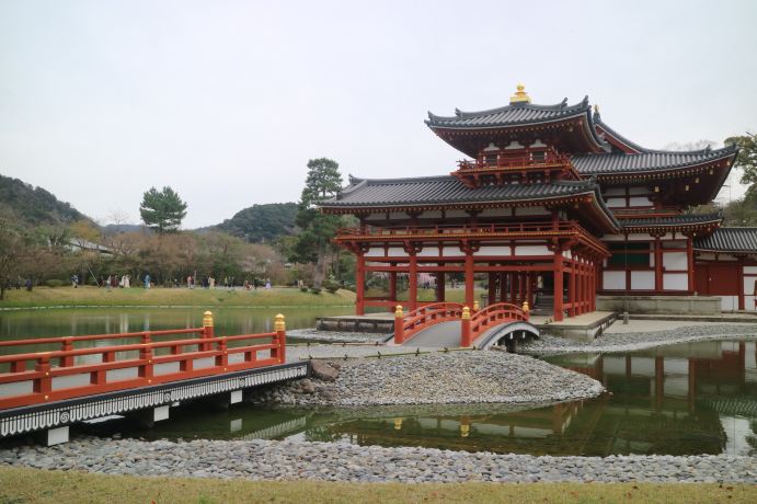 水面に映る美しさ、京都・平等院鳳凰堂🌿⛩️✨ | Trip.com 宇治