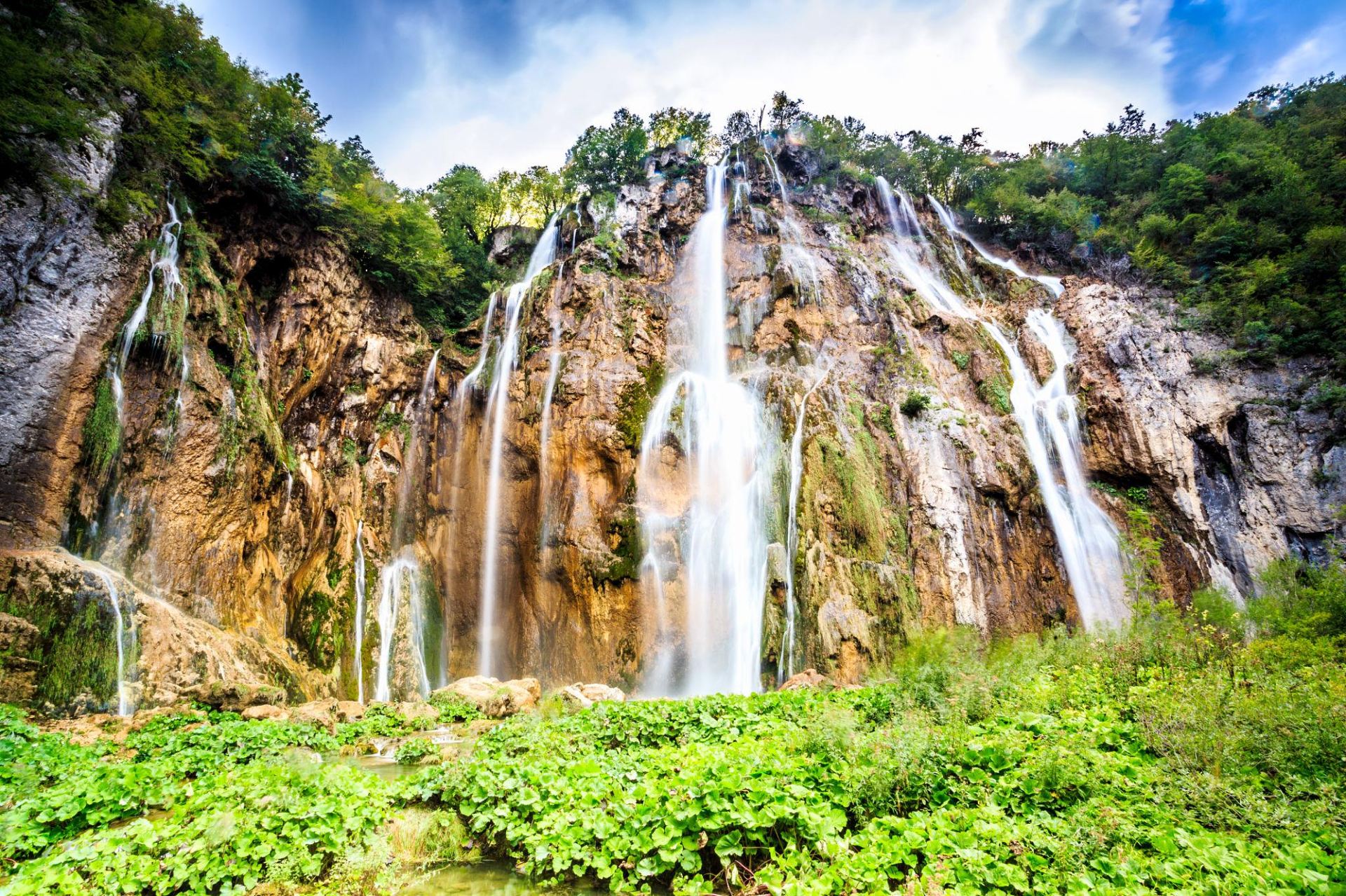 A Waterfall Wonderland Hidden in the Heart of Croatia 💧🌿