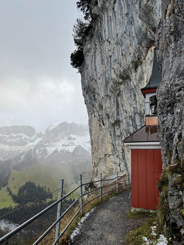 🇨🇭BBC선정 죽기 전에 가봐야할 곳 절벽 산장 “Aescher” 