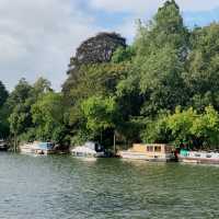 Stroll in the beautiful River Thames