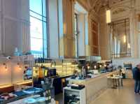 ร้านสวยในอาคารยุคศตวรรษที่ 19