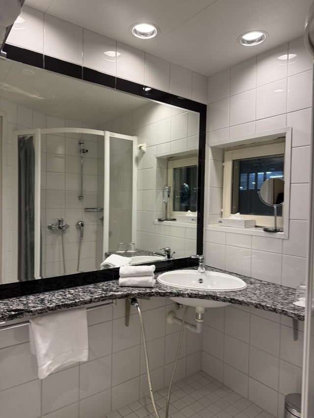 Scandic Helsinki Aviapolis: A Convenient Stay Near the Airport with Easy Access to Shopping