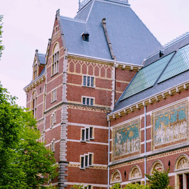 🎒 Backpacker Essentials: Rotterdam Edition