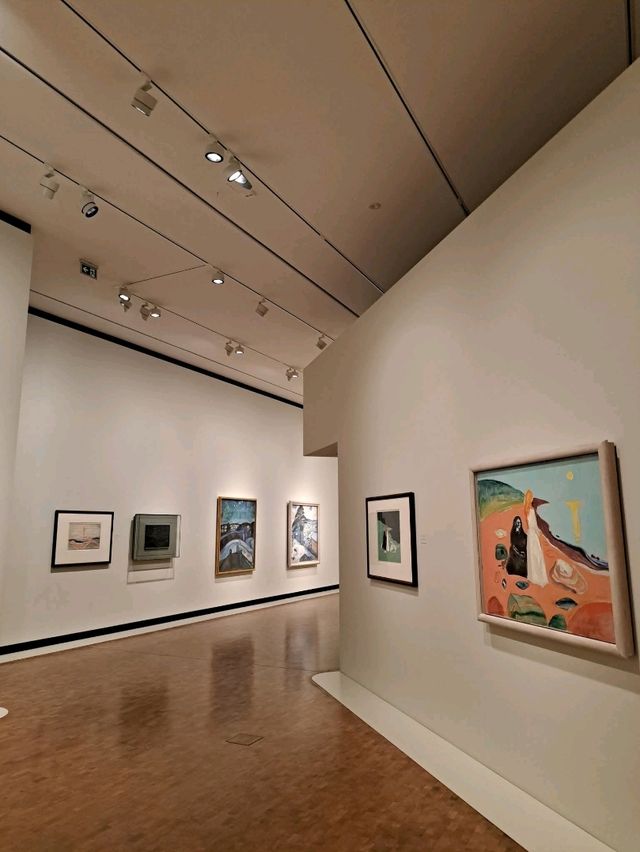 🎨 Oslo's Artistic Treasures: Top Museums & Iconic Paintings 🖼️
