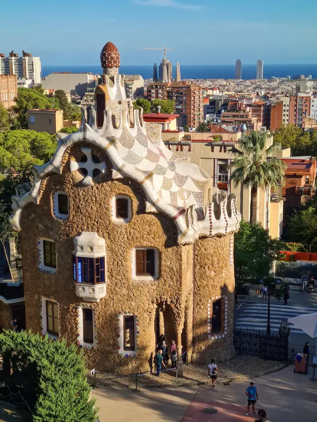 Barcelona – Color, Culture, and the Coast