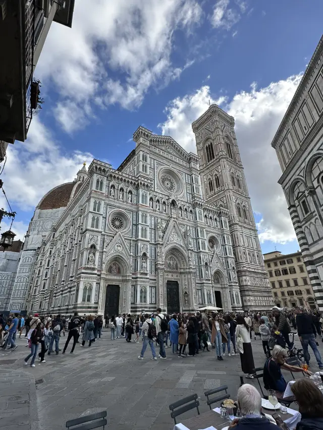 Exploring Florence's Architecture Under the Sun