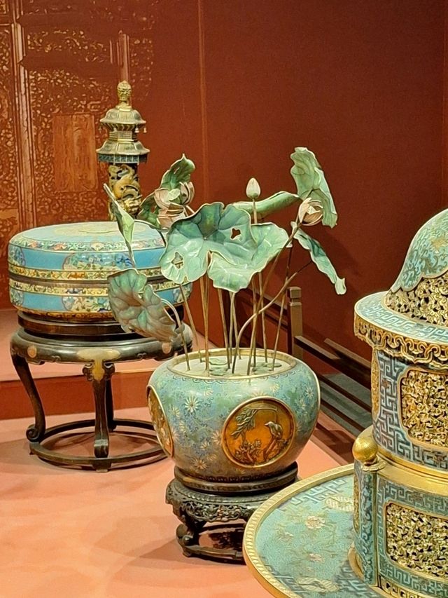 Шанхайский музей на Народной площади Шанхайский музей на Народной площади