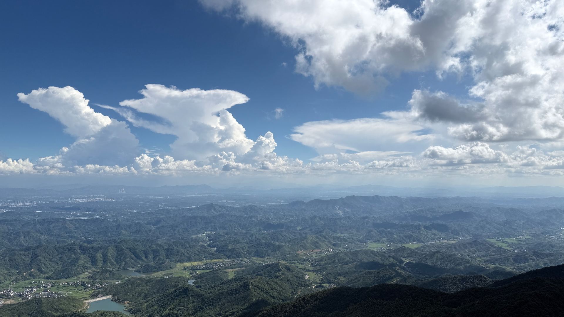 Lingshan Scenic Area Travel Experience: A Perfect Blend of Nature and Culture, Must-Visit Spots Recommended.