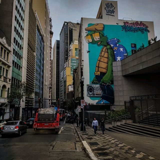 Exploring the city of contrasts - São Paulo 