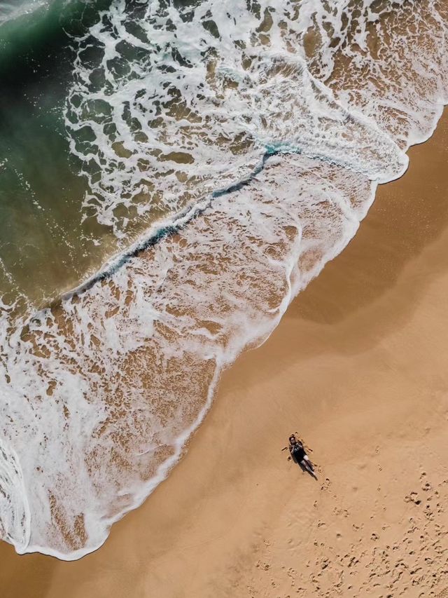 Stunning beach sunrise in Shenzhen, China😍