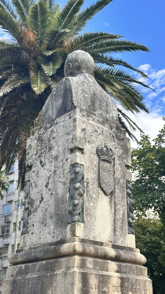 獻給政治家愛德華多·維森蒂的紀念碑Monumento a V