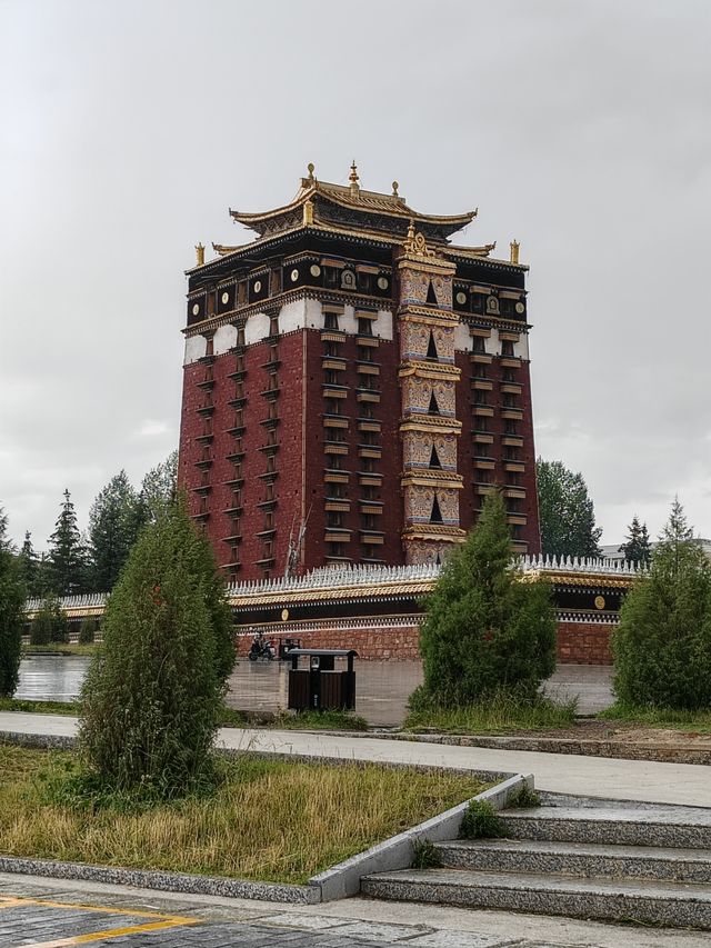 米拉日巴佛阁因何而建？