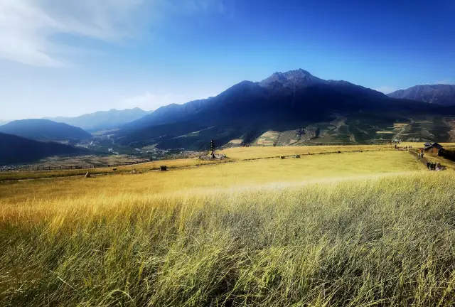 The magnificent Zhuo'er Mountain