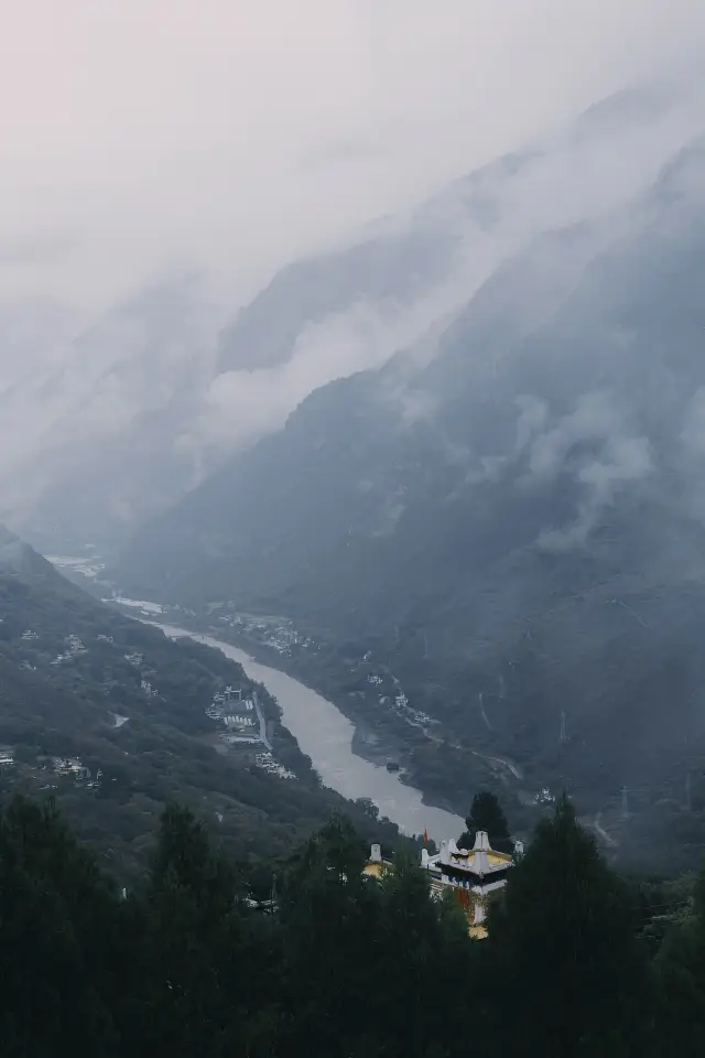 甲居藏寨 丨下雨的時候仙氣飄飄