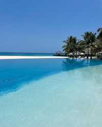 BEAUTIFUL LUXURY RESORT IN THE MALDIVES 🇲🇻