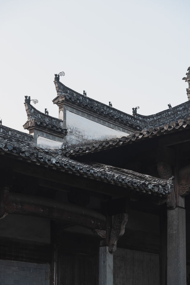 不僅牌坊群，棠樾有座恢弘的明代祠堂