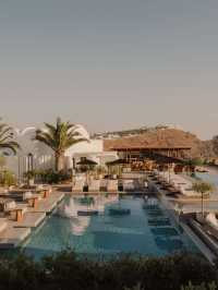 Santorini Serenity with a Luxe Twist ✨🏝️