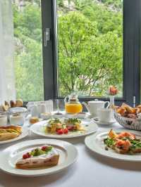 🌟 Borjomi's Best: Crowne Plaza Hotel Highlights 🌿✨