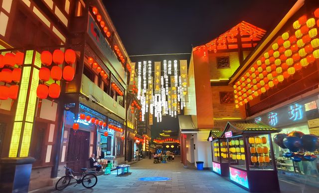 比起麗江古鎮，我更愛帶孩子來這裡