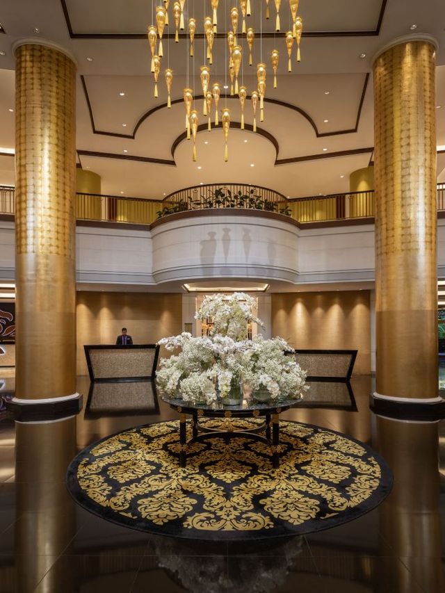 🌟 Manila's Luxury Oasis: Dusit Thani 🌟
