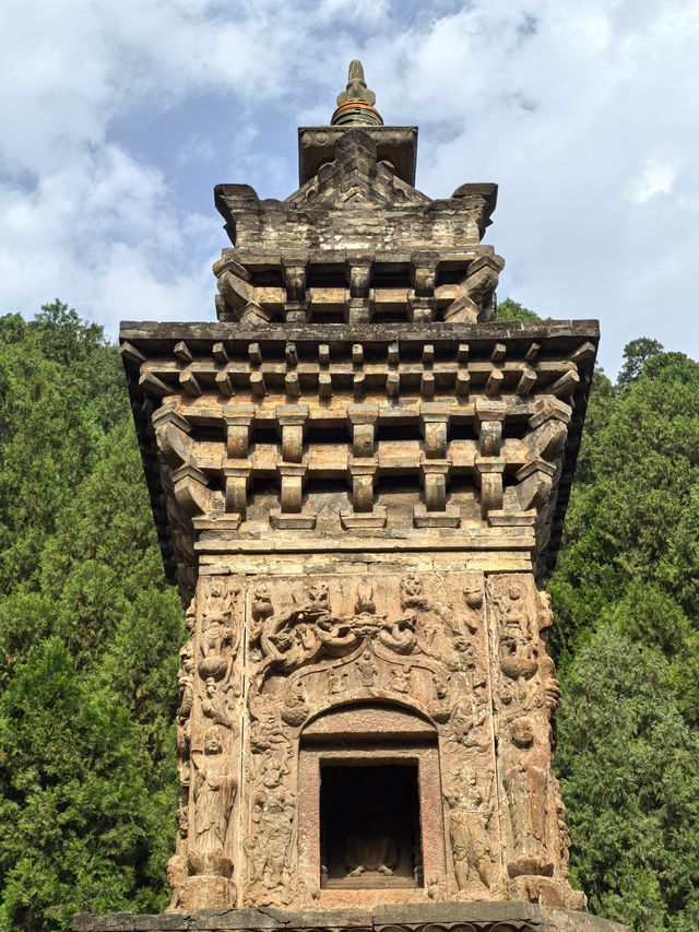 龍虎塔