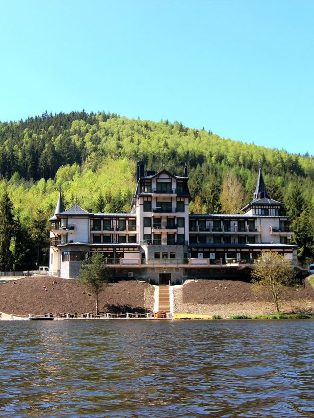 🏰✨ Karlovy Vary's Classic Charm: Riverside Resort Review 🌟