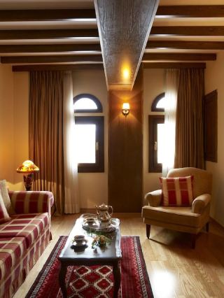 🌟 Ioannina's Finest Stays: Luxe & Lakeside Vibes 🌟