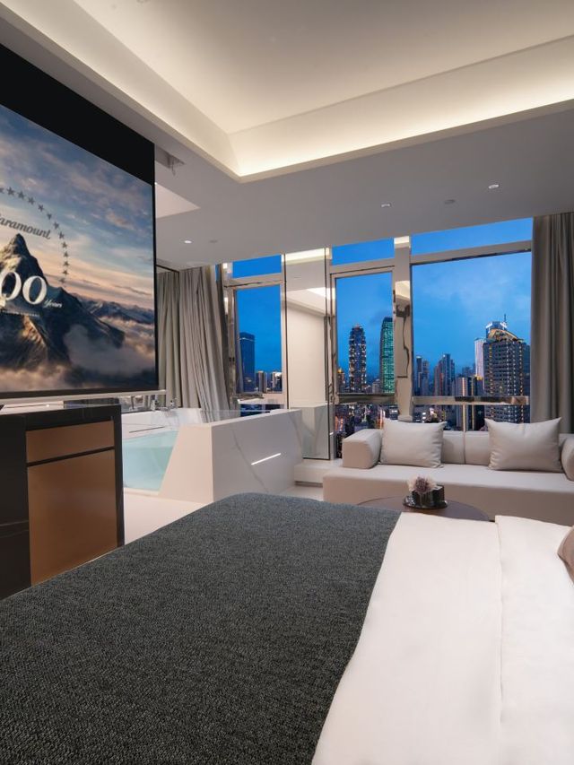 🏙️ Discover Chongqing's Sky-High Comfort at ISBELLO 🛌✨