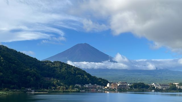 河口湖邊嘅驚喜發現：新世紀酒店，親子溫馨，富士山下。