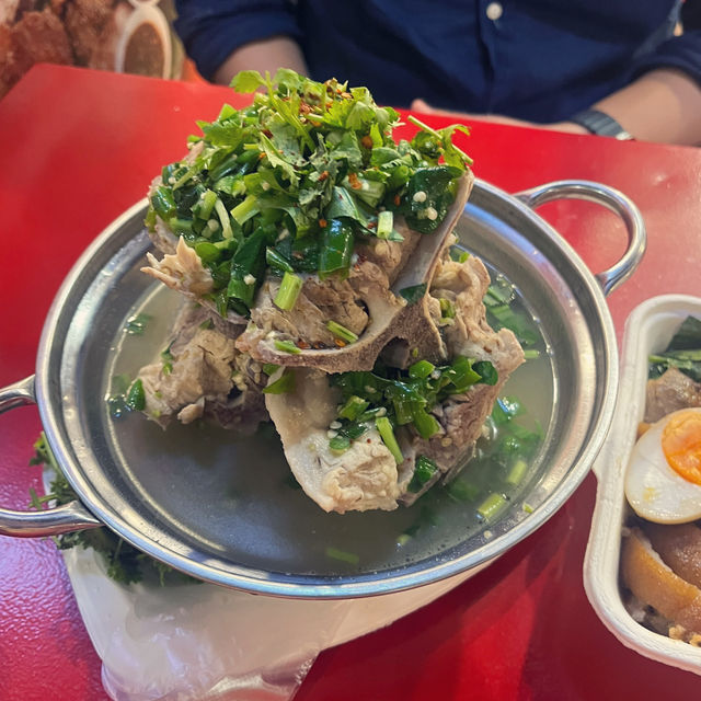 방콕에서 제일 큰 쇼핑몰 안에 있는 실내 야시장🛒