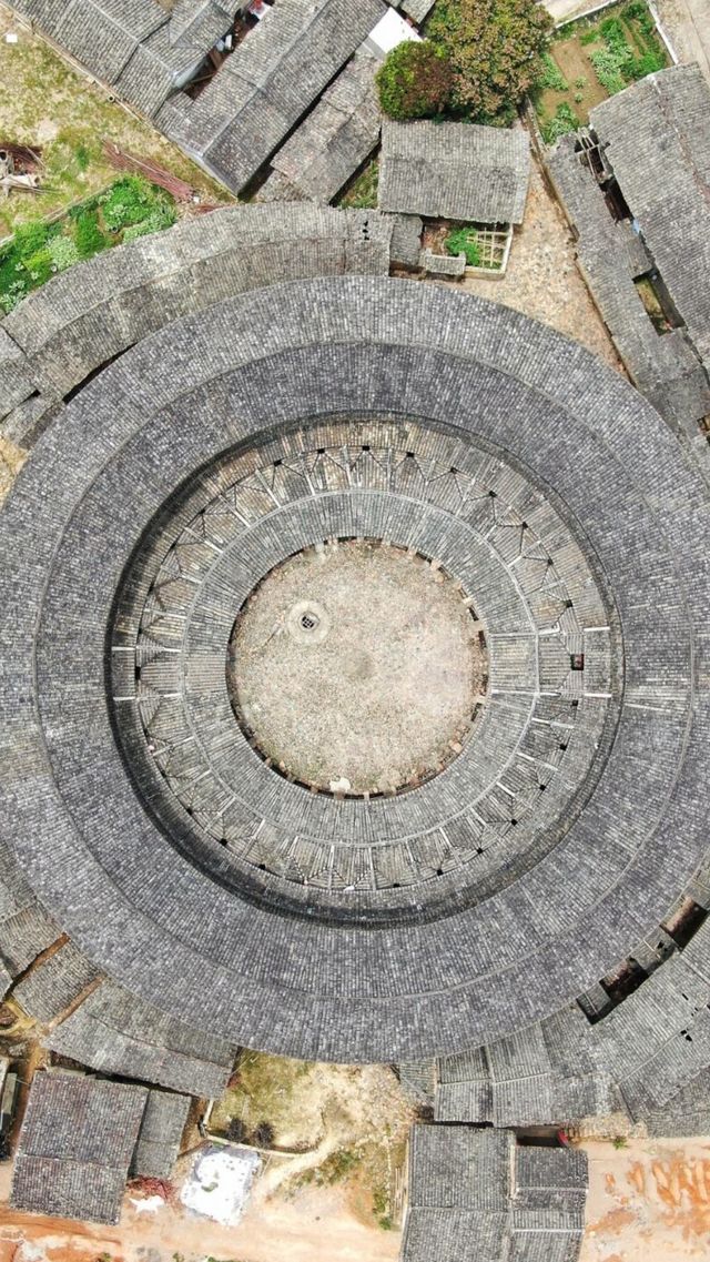 梅州花萼樓，美麗如畫的庭院，你願探尋嗎？