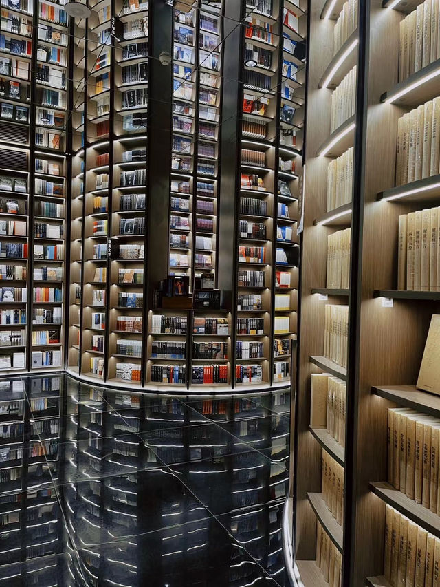 Zhongshuge Bookstore: A Surreal Literary Oasis in Chengdu