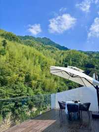 住進山裡大口吸氧。