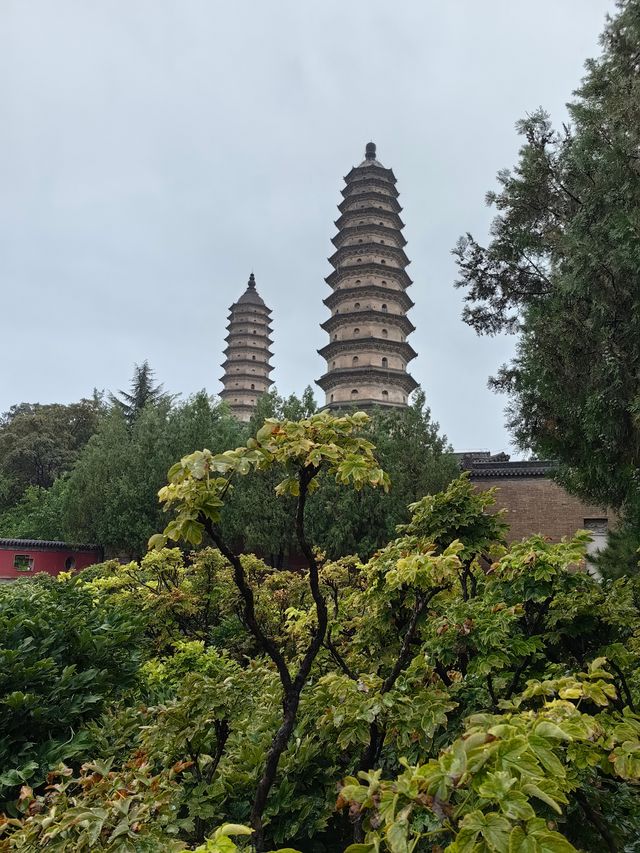 山西雙塔寺。