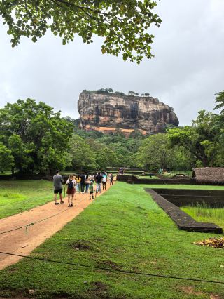 The past and present of Sigiriya. 
