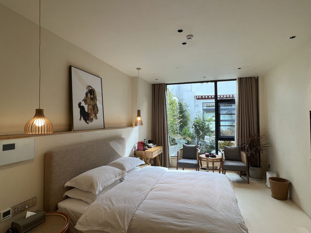 布達拉宮腳下的童話小屋 千里走單騎六悅民宿。