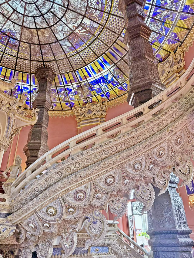 神象天穹：曼谷三頭神象博物館的心靈之旅