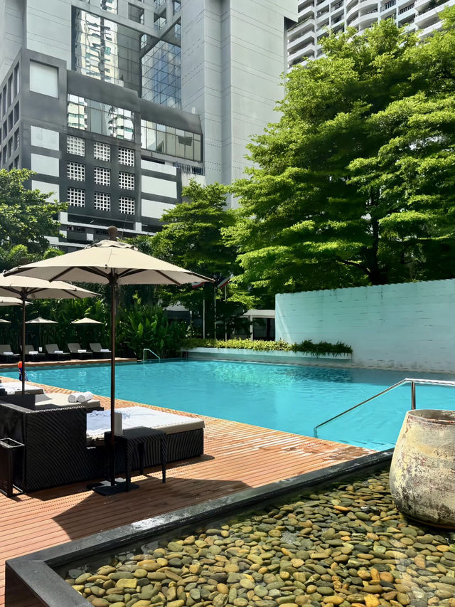 水上浮光，心上流年：暹羅樂園的夏日旋律