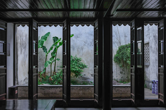 四月藝圃春色美