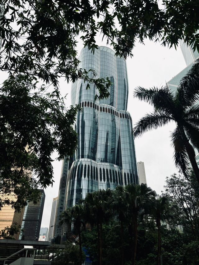 暴走中環！解鎖建築大師嘅光影密碼，舌尖與視覺雙重暴擊