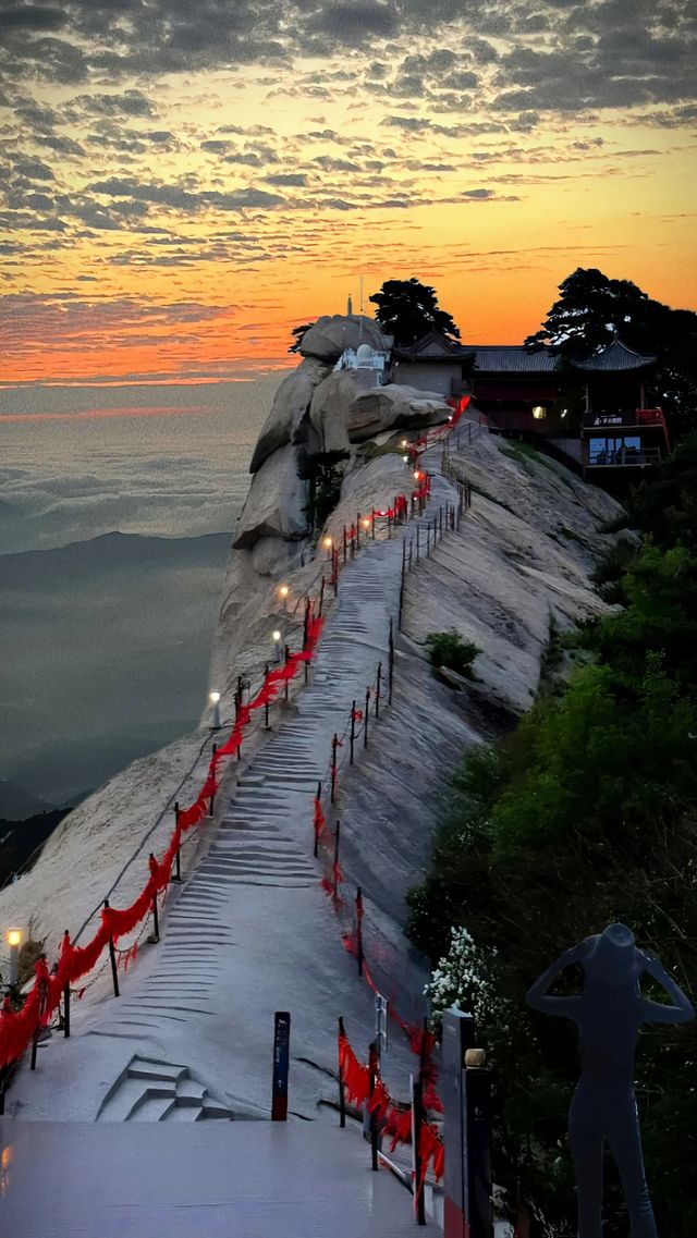 嵩山呢度，道士唔會推銷 石頭唔收錢 但心靈可以裝滿