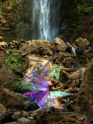 Post-90s inheritors of intangible cultural heritage make me believe the Divine Bird Dance will not vanish