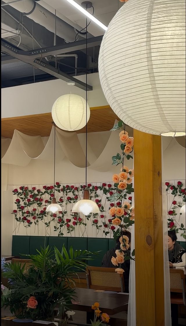希貝酒店與莫里自由花市餐廳：旅途中的舒適與美味