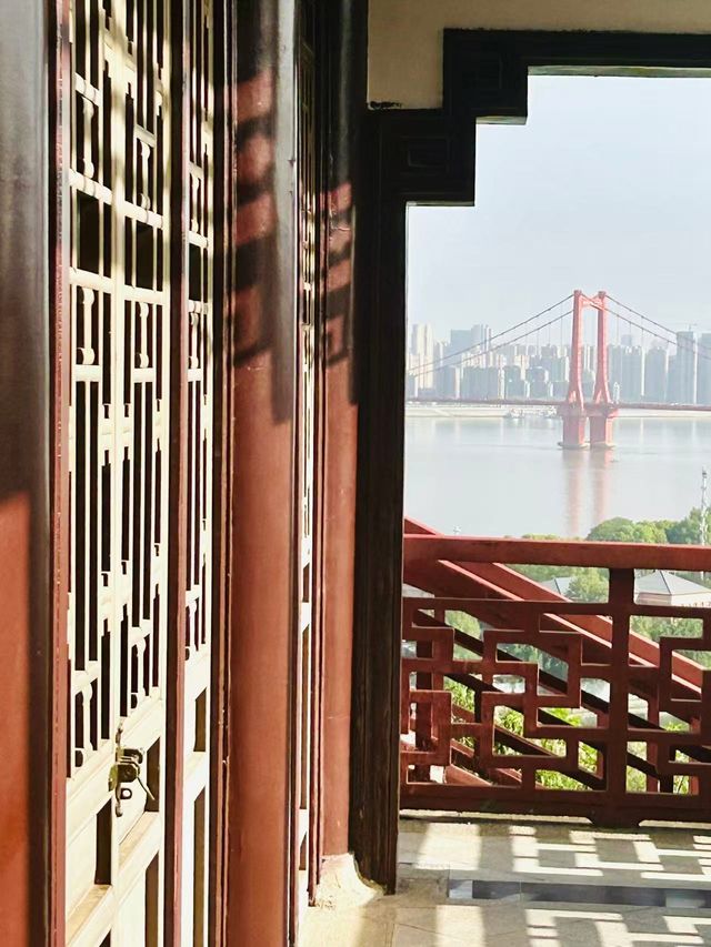 Wuhan Urban Hiking Route - Guishan Mountain Wuhan Urban Hiking Route - Guishan Mountain