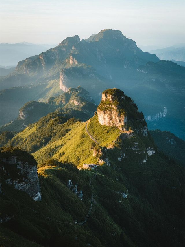 帶娃闖進十萬大山！森林徒步 + 親子露營