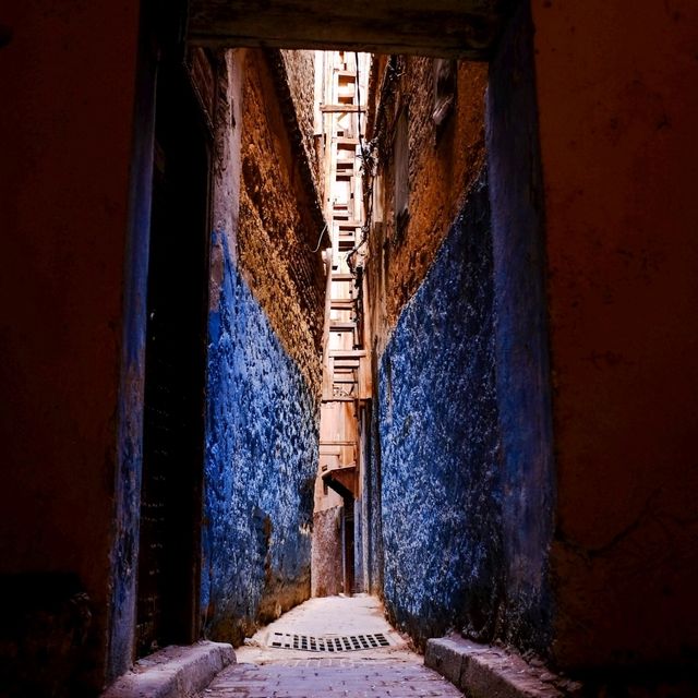 🌿 Fes Alleys – A Labyrinth of History and Life 🌿 Fes Alleys – A Labyrinth of History and Life