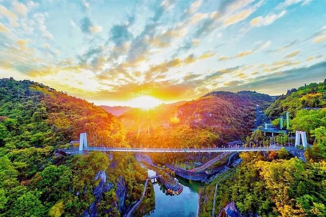 藏在宜昌城郊的綠野仙蹤！鳴翠谷深度遊攻略:   當城市的喧囂漸遠，位於葛洲壩大壩南側的鳴翠谷，正以3