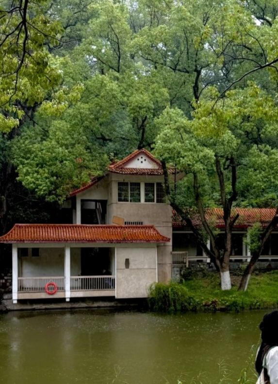 雨中秋色漫長沙，邂逅烈士公園的治癒系浪漫