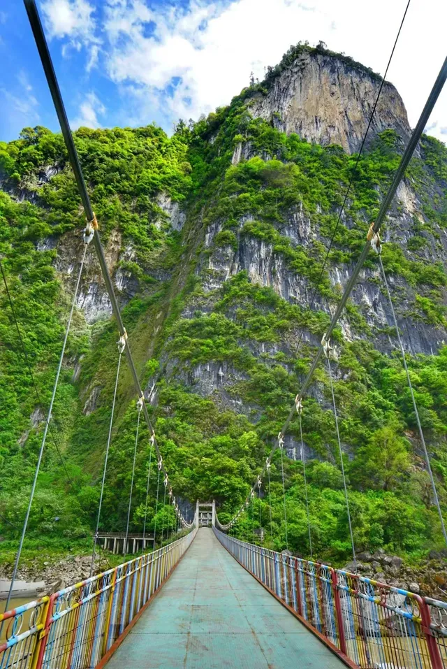 丙中落神秘霧裡村
